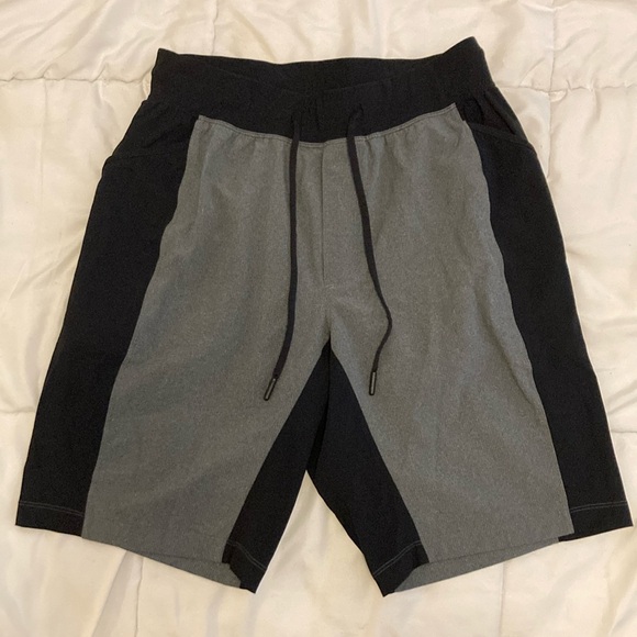 Lululemon Namaste At The Beach Lined Short Heathered Black Size S - Picture 6 of 11
